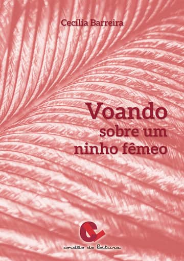 Voando Sobre um Ninho Fêmeo