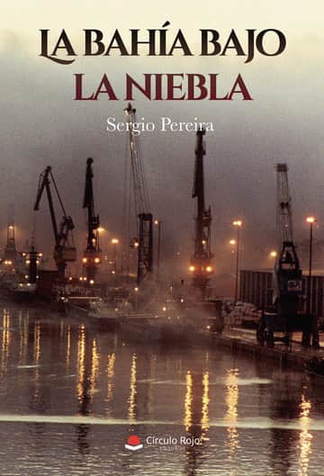 La bahía bajo la niebla