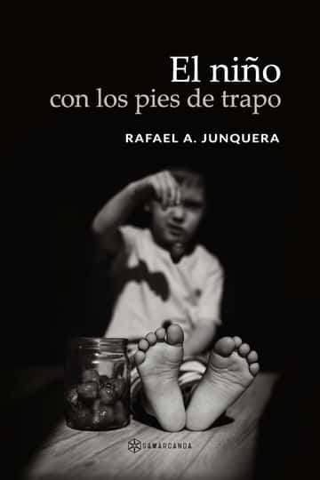 El niño con los pies de trapo
