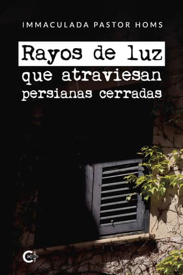Rayos de luz que atraviesan persianas cerradas
